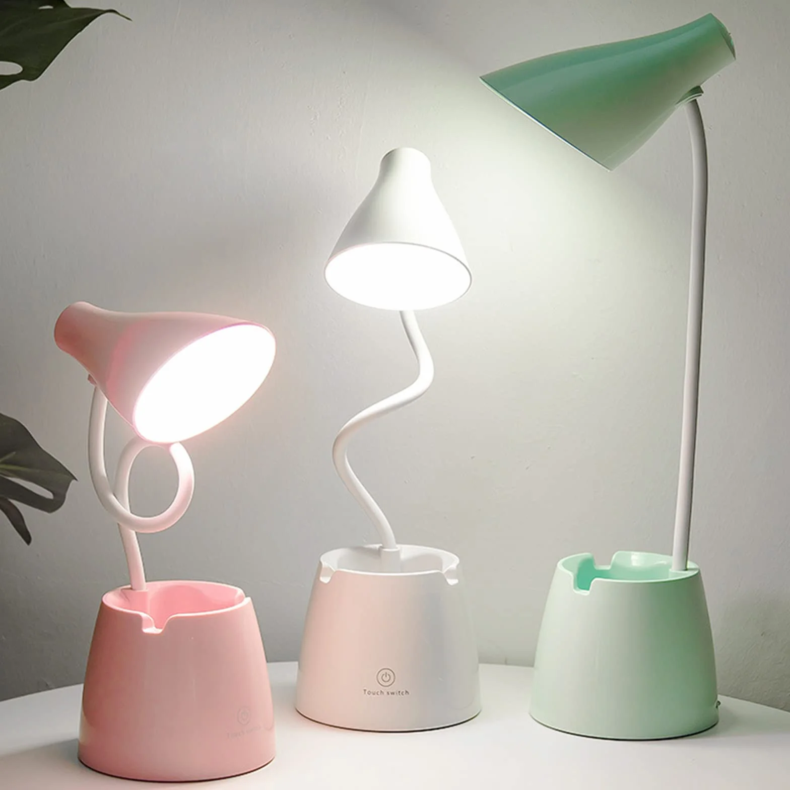 Schreibtischlampe Kinder, Molbory LED Dimmbare 24 Led Augenfreundliche Tischlampe 3 Helligkeitsstufen USB Wiederaufladbar Touch-Schalter Schreibtischlampe Kinder für Lesen,Studieren,Arbeit(Rosa)